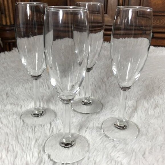 NWOT Set of 4 Premium Glass Faceted Stem Champagne Flutes - Picture 4 of 9